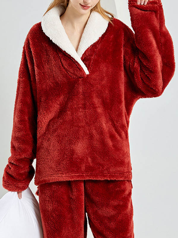 Ensemble pyjama deux pièces en molleton corail à col en V + pantalon