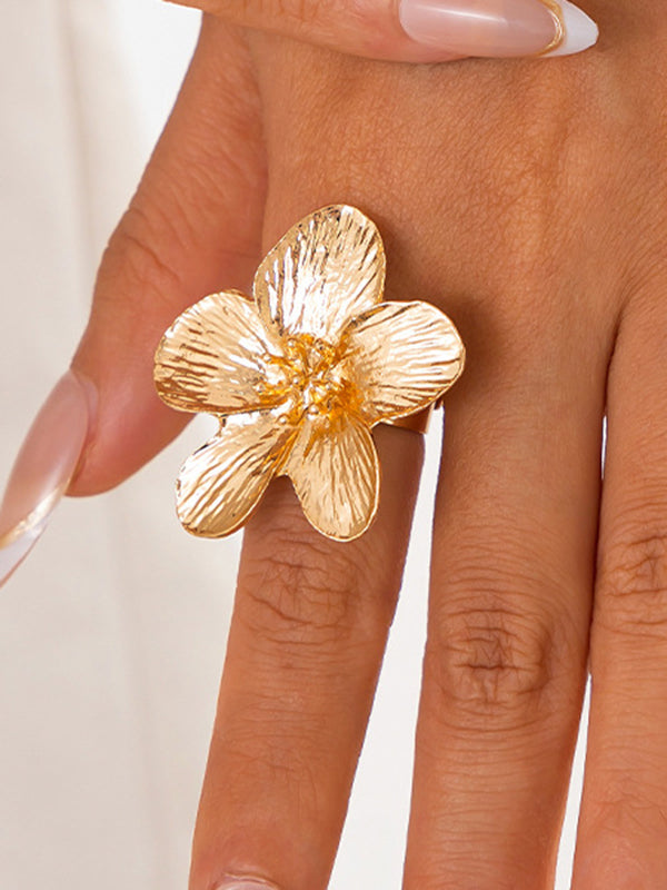 Bague plissée brillante en forme de fleur