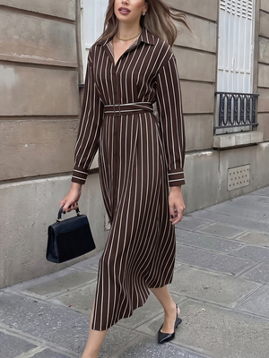 Robe chemise longue rayée fendue devant boutonnée avec ceinture, à manches trois-quarts, taille haute, à col revers