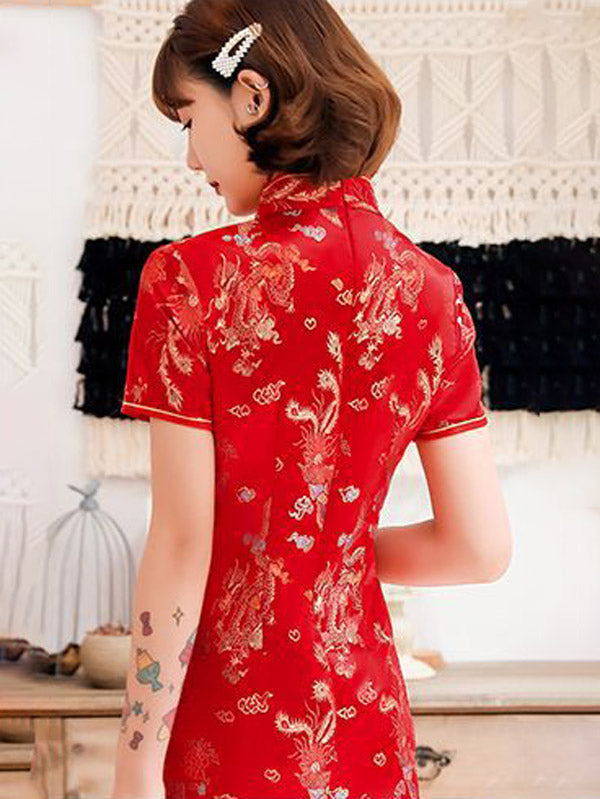 Bourgogne – Cheongsam court à col montant imprimé de fleurs de prunier