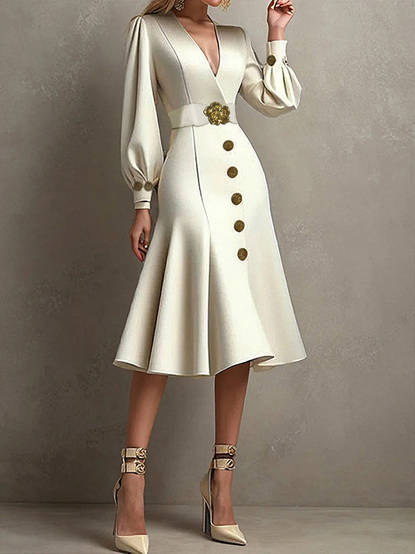 Robe mi-longue ample plissée à manches bouffantes, à empiècements, à taille nouée, à col en V