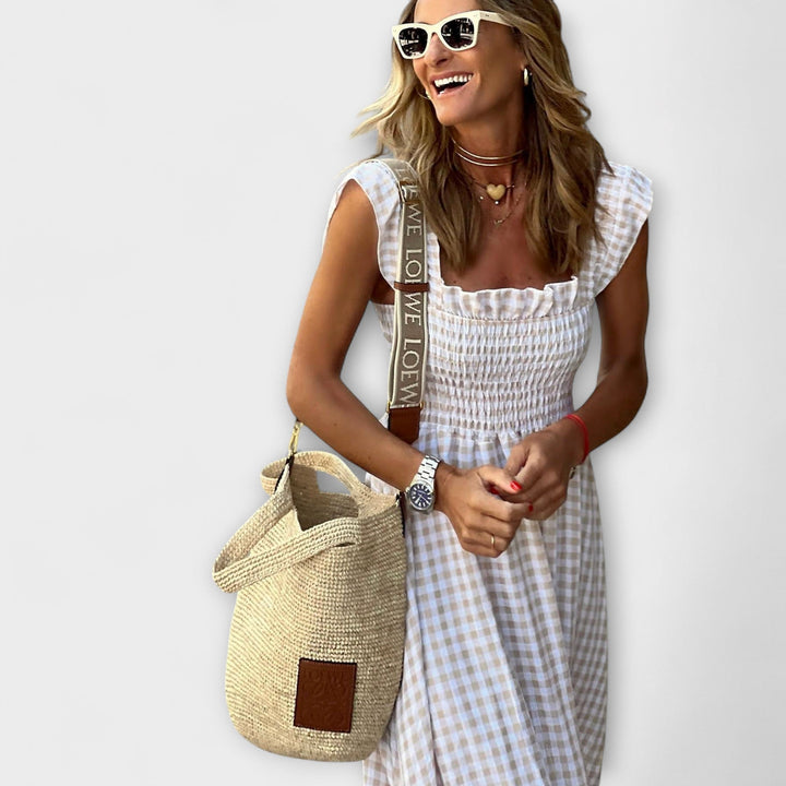 Robe maxi à carreaux avec détails en volants aux manches