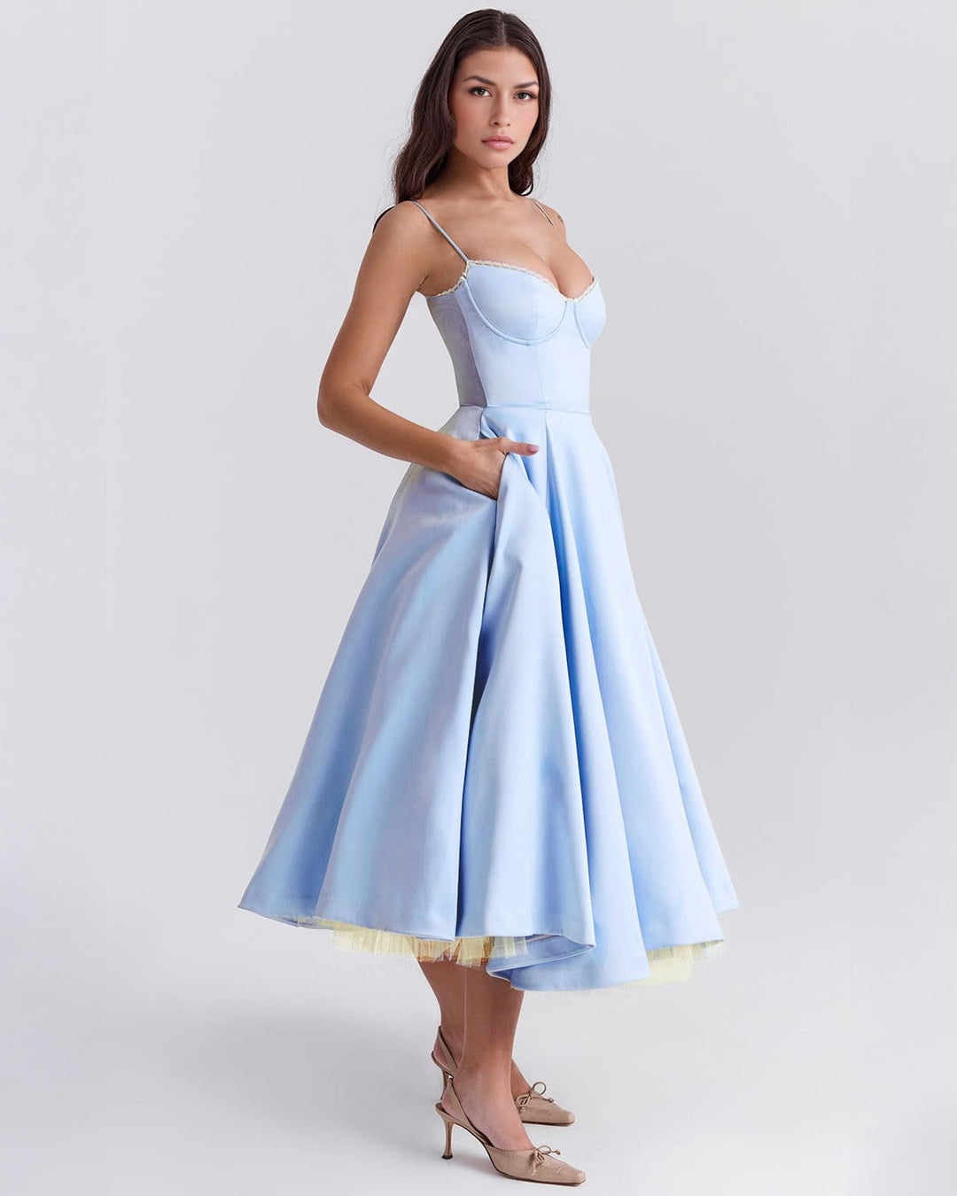 Paula | Robe Midi en Satin Duchesse avec Corsage