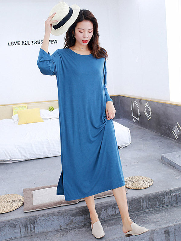 Robe pyjama ample en modal à manches longues et fente sur le côté