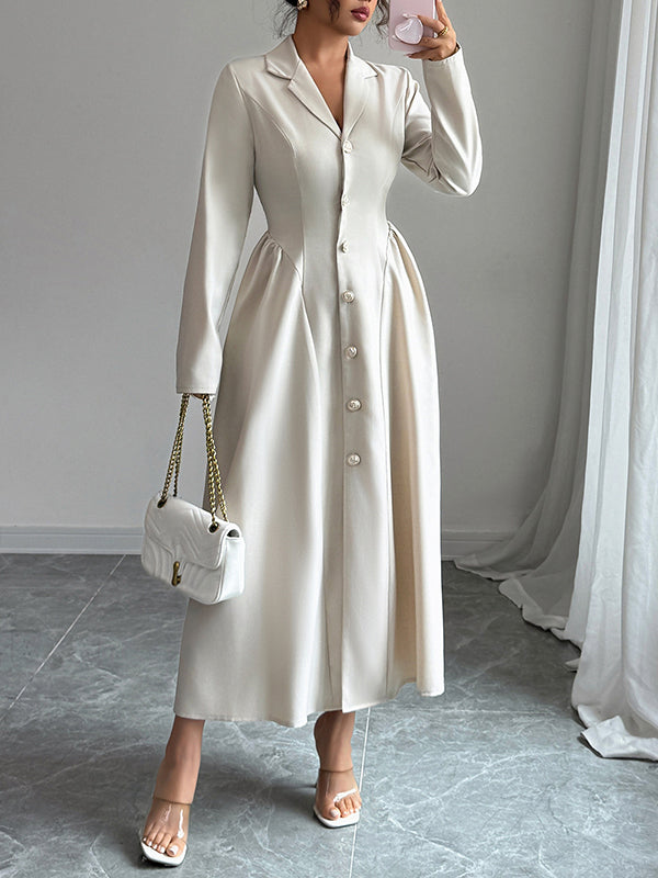 Robe chemise boutonnée plissée coupe trapèze, taille haute, à empiècements, à col cranté, couleur unie