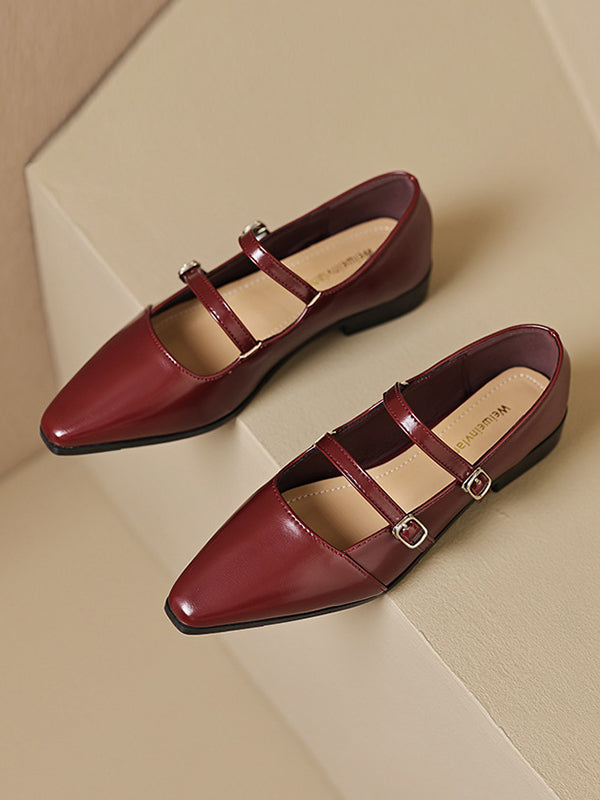 Chaussures plates à empiècements et bout pointu avec boucle de ceinture Mary Janes
