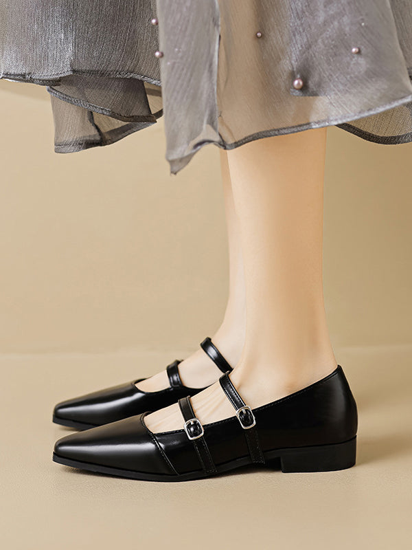Chaussures plates à empiècements et bout pointu avec boucle de ceinture Mary Janes