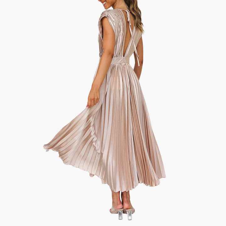 Robe midi élégante avec décolleté en V - Mode de soirée pour femmes Farfetch