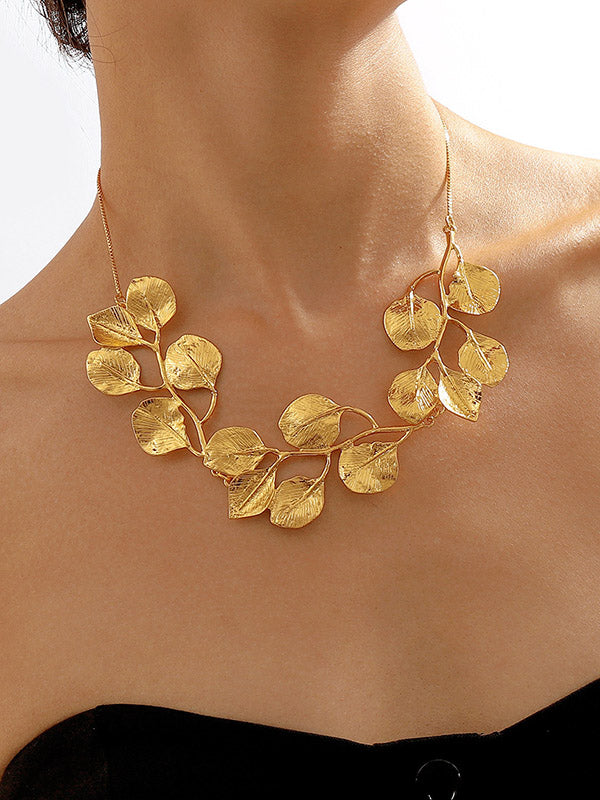 Collier en forme de feuilles, couleur unie
