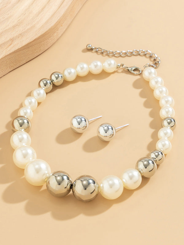 Parure collier et boucles d'oreilles perlée délicate couleur contrastée