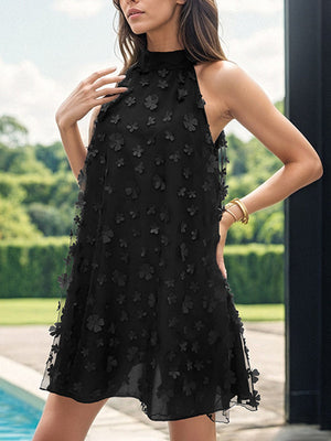 Robe courte coupe trapèze, sans manches, en résille, à empiècements, à fleurs en 3D, à col licou, couleur unie