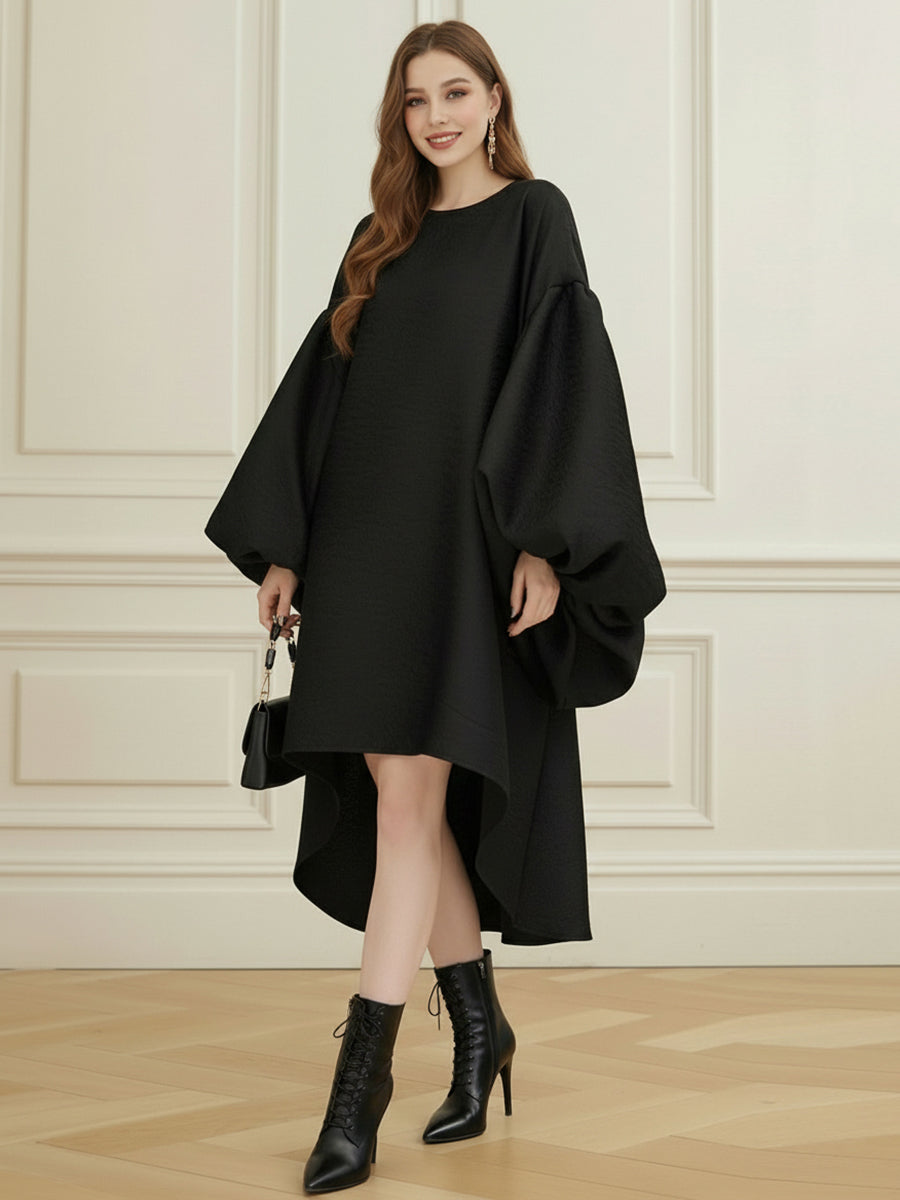 Robe mi-longue plissée à manches chauve-souris, à ourlet plongeant, à empiècements, à col rond, couleur unie