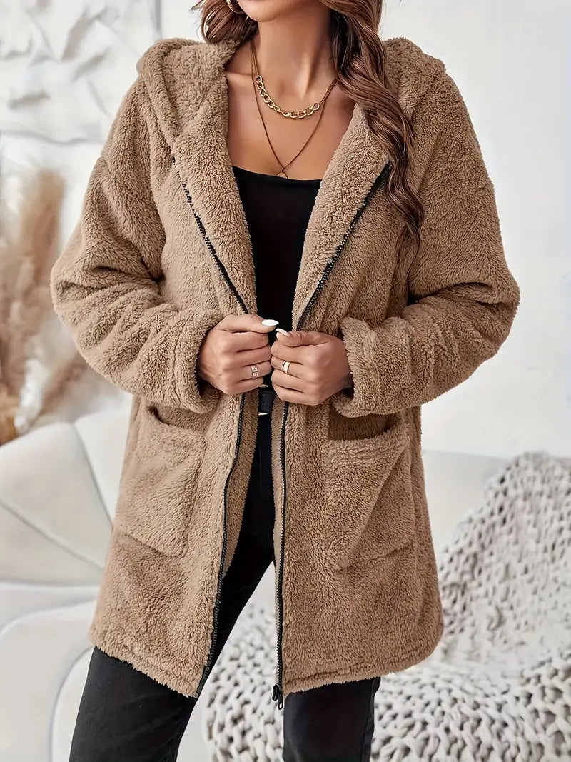 Manteau à capuche en peluche avec poches à patchs et fermeture éclair élégante pour femmes | STYLE, CONFORT, CHALEUR