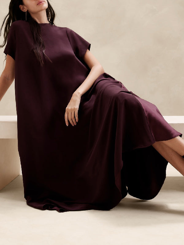 Robe longue ample à manches courtes, à poches, à col rond, couleur unie