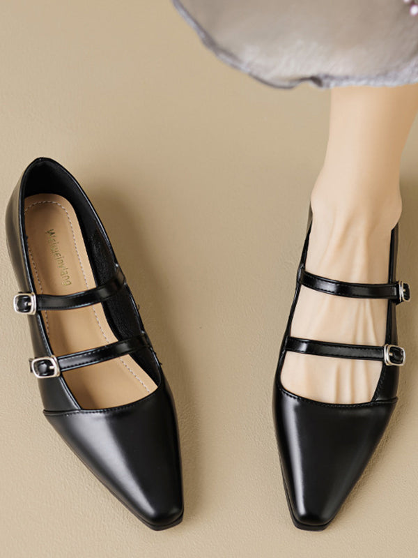 Chaussures plates à empiècements et bout pointu avec boucle de ceinture Mary Janes