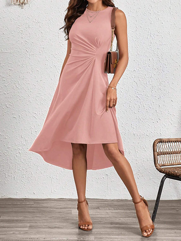 Robe mi-longue asymétrique plissée coupe trapèze, taille haute, à empiècements, à col rond, couleur unie