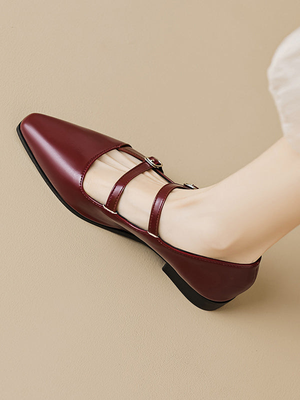 Chaussures plates à empiècements et bout pointu avec boucle de ceinture Mary Janes