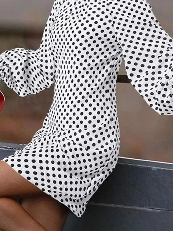 Robe chemise ample plissée à manches bouffantes, à pois, à empiècements, à col haut
