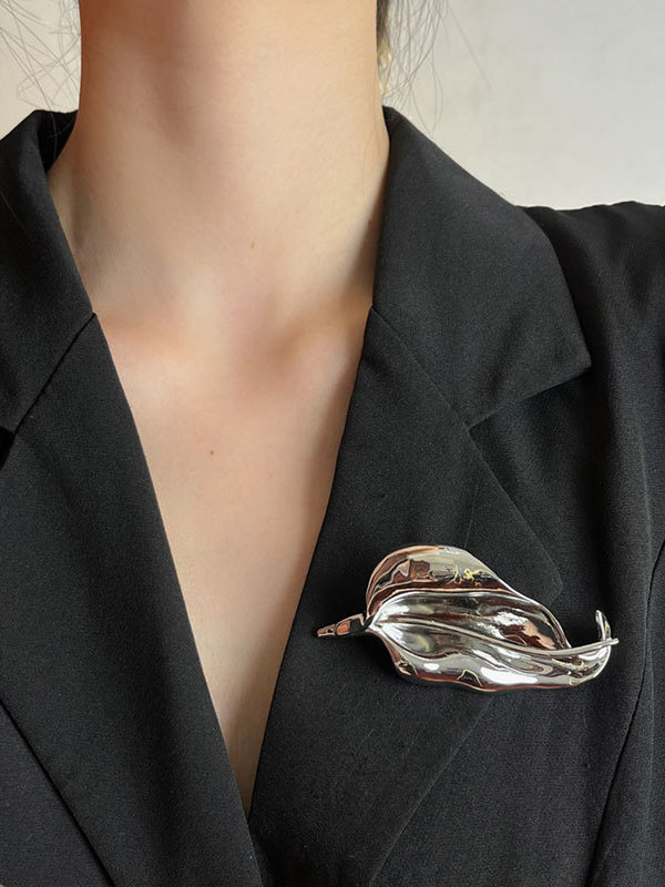 Broche géométrique en forme de feuilles