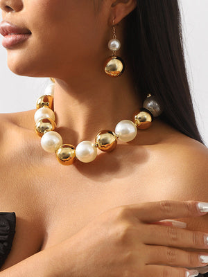 Parure boucles d'oreilles pendantes et collier géométrique couleur contrastée