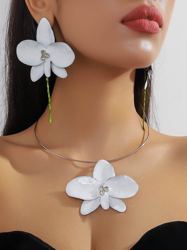 Parure collier et boucles d'oreilles brillante en forme de fleur, à empiècements