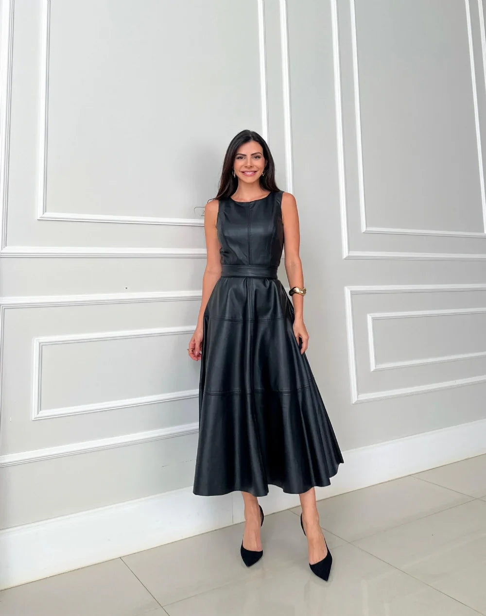 Bnita – Robe midi sans manches en simili cuir