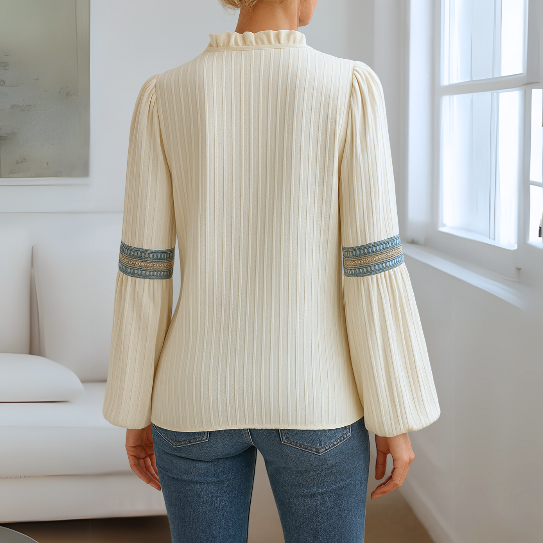 Petra™ | Blouse en dentelle avec décolleté en V