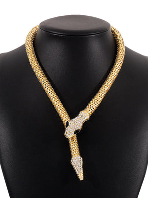 Collier élégant en forme de serpent