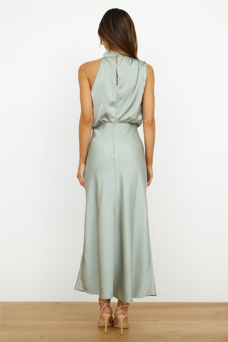 Desislava | Robe midi élégante avec décolleté rond asymétrique