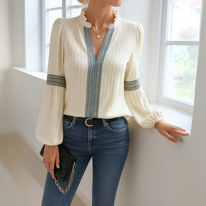 Petra™ | Blouse en dentelle avec décolleté en V