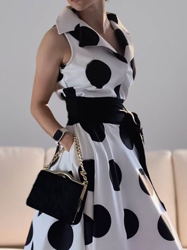 Robe chemise coupe trapèze, sans manches, à pois, à empiècements, à taille nouée, à col revers
