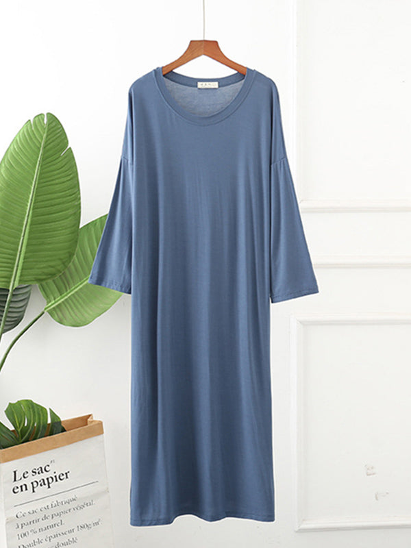 Robe pyjama ample en modal à manches longues et fente sur le côté
