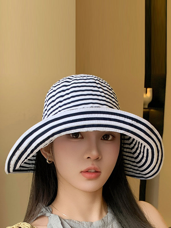Chapeau de soleil rayé à empiècements
