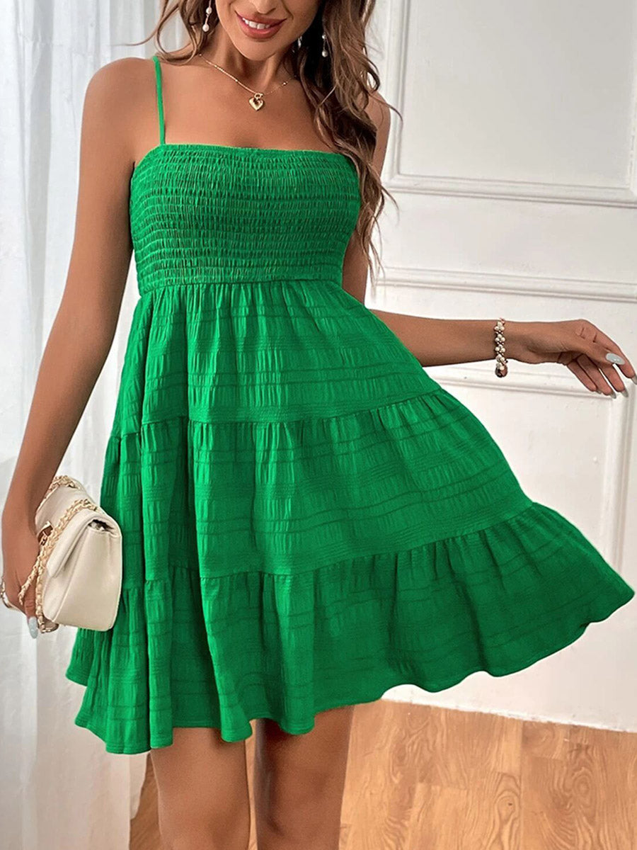 Robe courte plissée à taille élastique, taille haute, à empiècements, à fines bretelles, couleur unie
