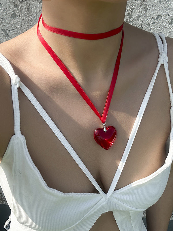 Collier noué en forme de cœur, à rubans