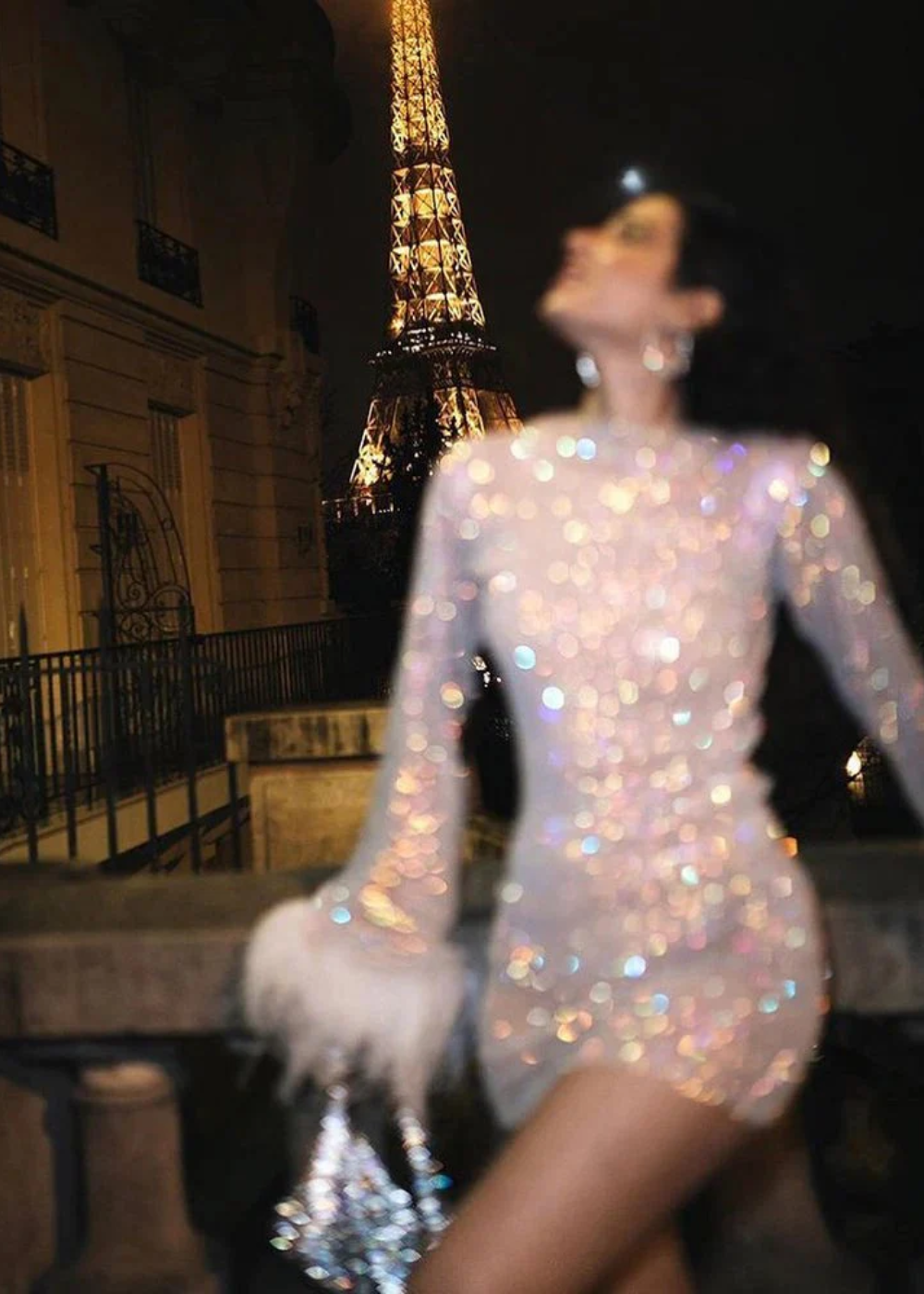 ODESSA | Robe mini métallique avec des poignets transparents et des plumes