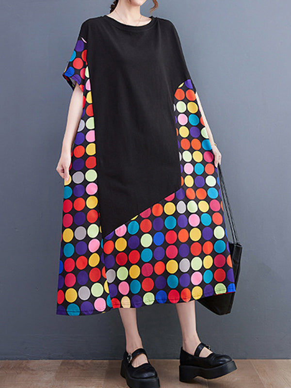 Robe mi-longue ample multicolore à manches courtes, à pois, à empiècements, à col rond