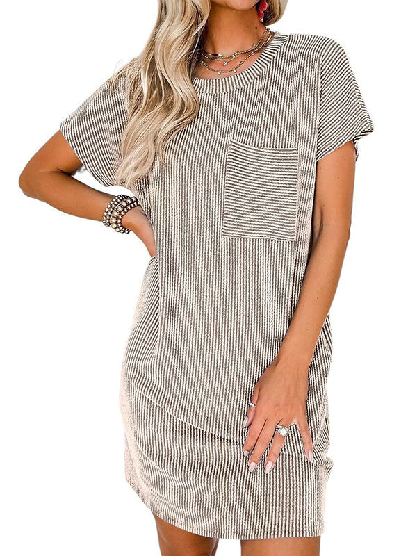 Robe courte ample rayée coupe trapèze, à poches, à empiècements, à col rond, couleur contrastée