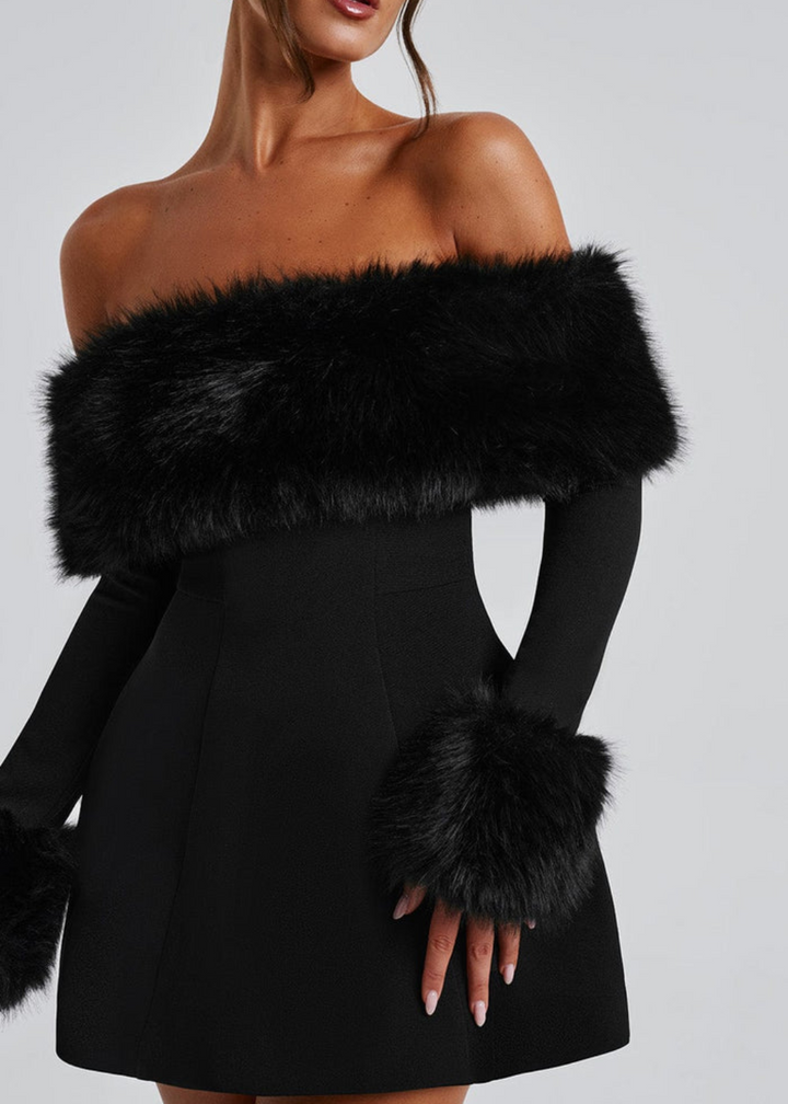 Selina | Robe Minikleid Off-Shoulder avec Manches en Fourrure