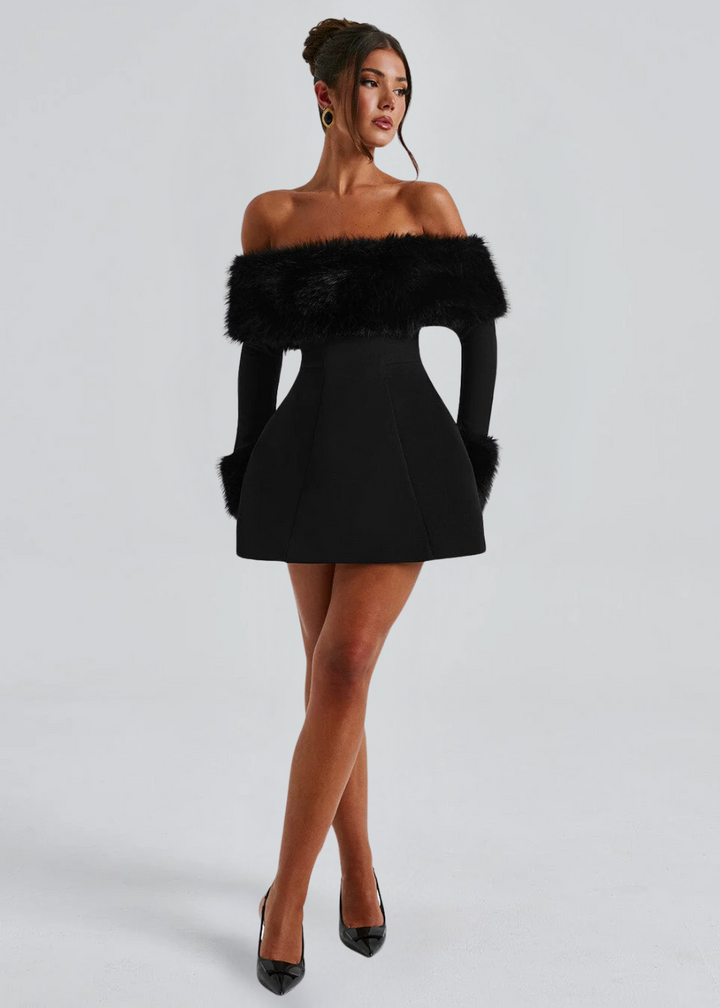 Serena | Robe mini sans épaules avec manches en fourrure