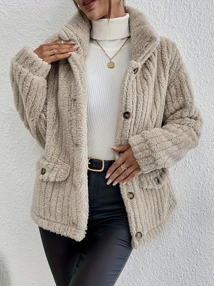Cardigan en tricot doux et douillet avec une coupe décontractée pour femmes