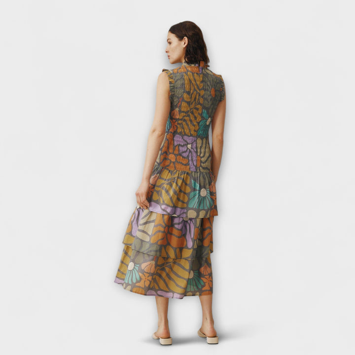 Yenora – Robe midi avec corsage smocké et jupe à volants