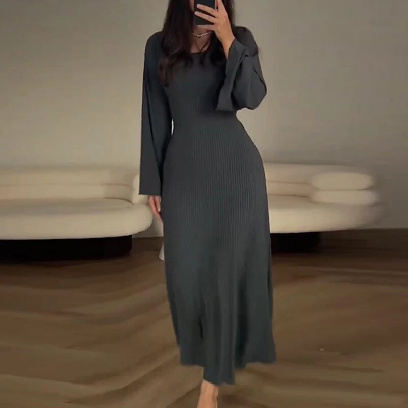 Bella 2.0 - Robe en tricot avec ceinture à la taille