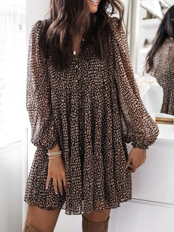Robe courte ample boutonnée plissée à manches longues, à imprimé léopard, à col en V