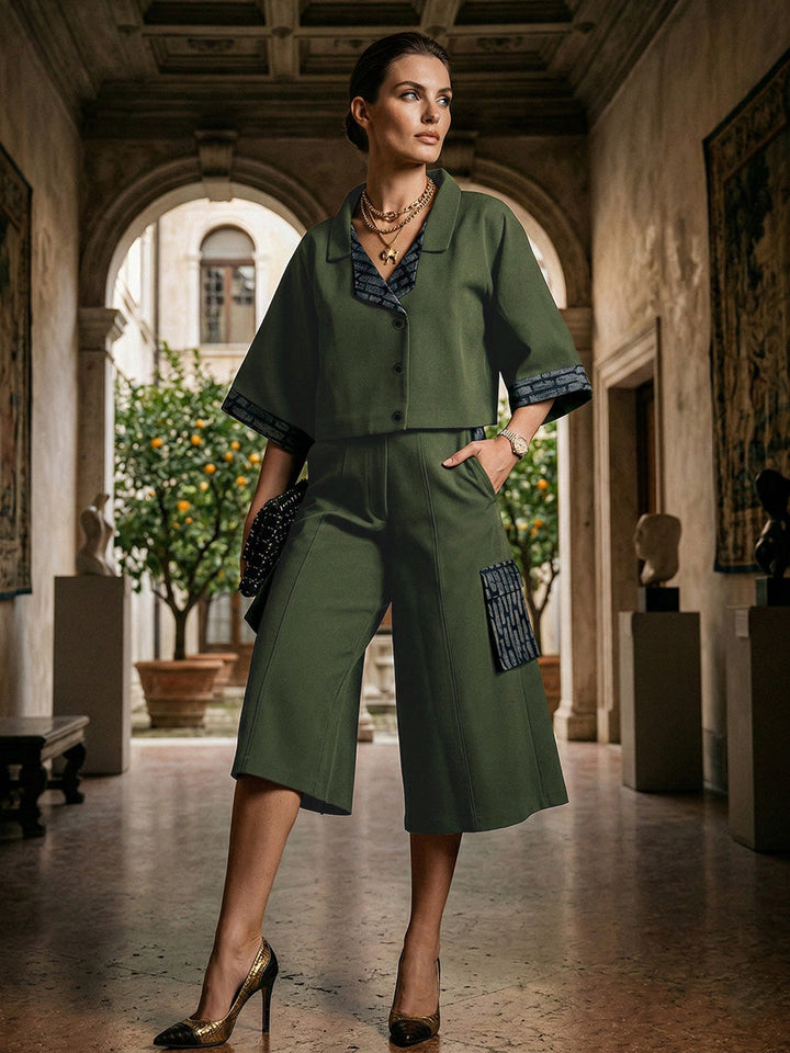 Short ample taille haute, à poches, à empiècements, couleur contrastée