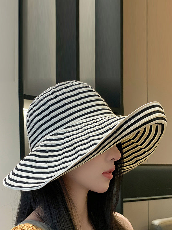 Chapeau de soleil rayé à empiècements