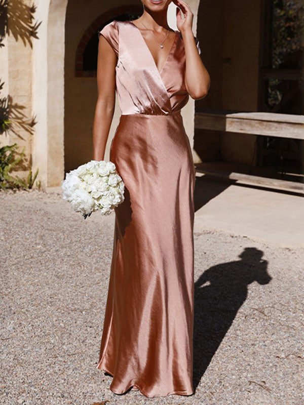 Robe longue ample plissée à manches courtes, à empiècements, à col en V, couleur unie