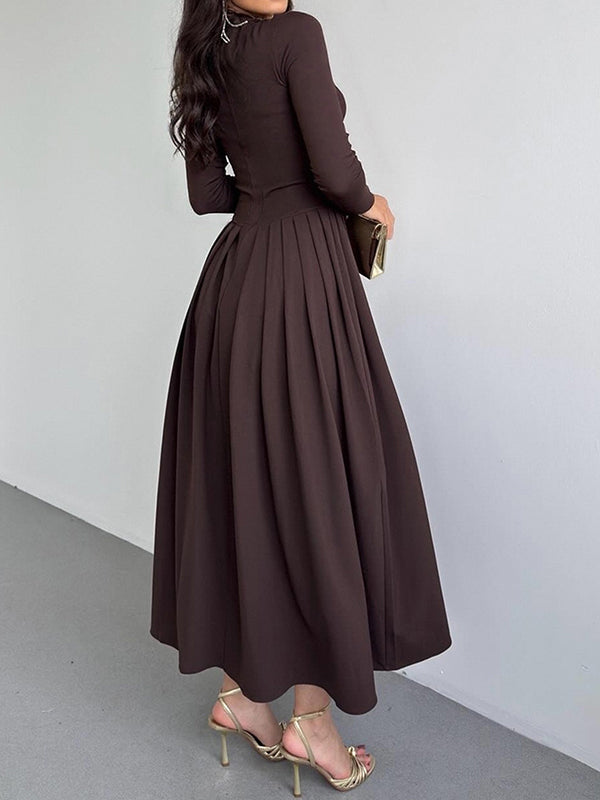 Robe longue moulante asymétrique plissée coupe trapèze, à empiècements, asymétrique à une épaule, couleur unie