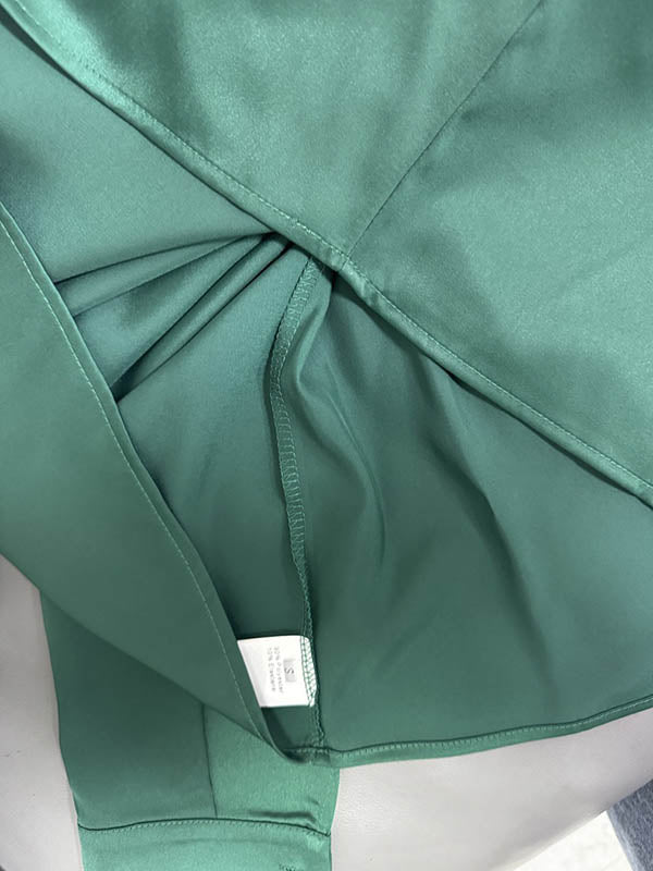 Chemisier plissé à manches longues, coupe près du corps, à empiècements, asymétrique à une épaule, couleur unie