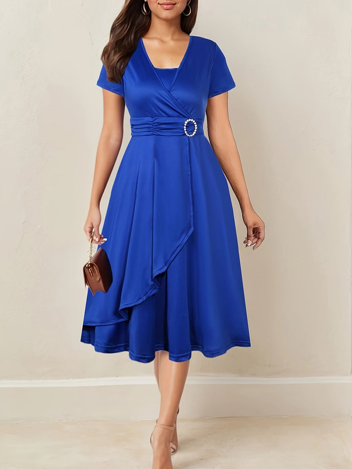 Elisa | Robe midi à encolure en V avec ourlet asymétrique